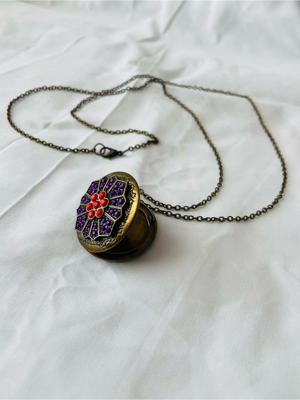 Vintage-Inspired Locket Necklace